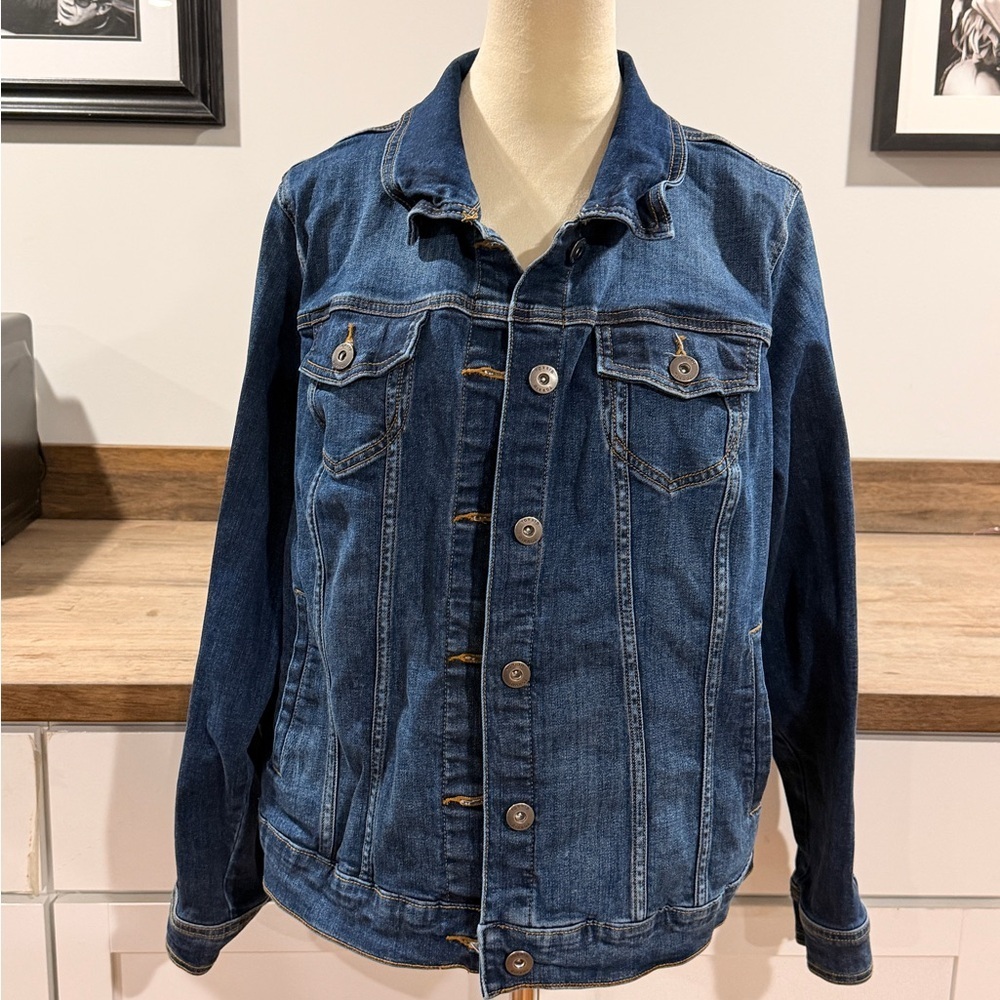 Torrid Blue Denim Jacket size 2 (18-20)